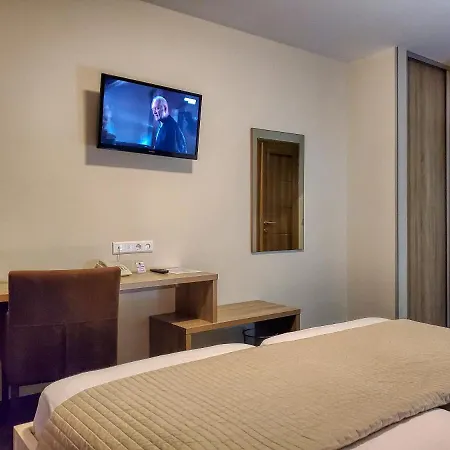 Argentum Motel 3*