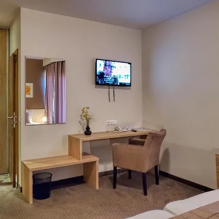 Argentum Motel 3*