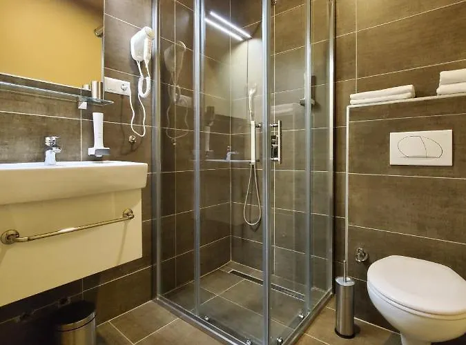 Argentum 汽车旅馆 3*