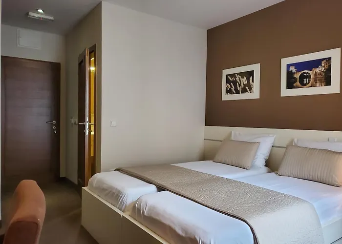 汽车旅馆 Argentum 3*