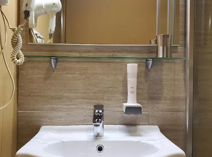 Argentum 汽车旅馆 3*